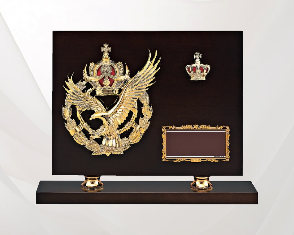 イーグルレリーフ木製盾：AT-4411