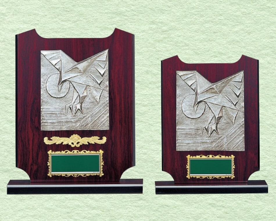 イーグルレリーフ木製盾：SO-5156