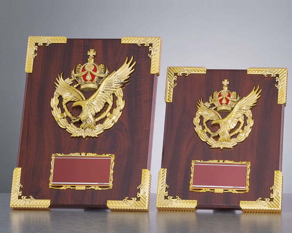 イーグルレリーフ木製盾：AT-4061