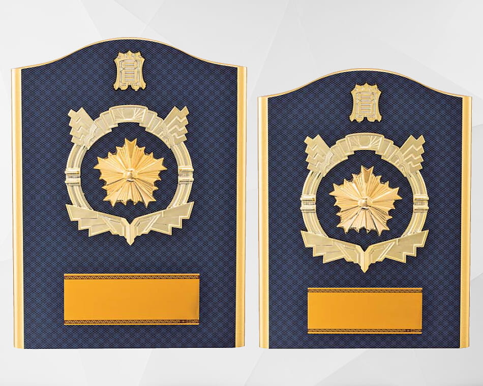 警察レリーフ付き木製盾：D090